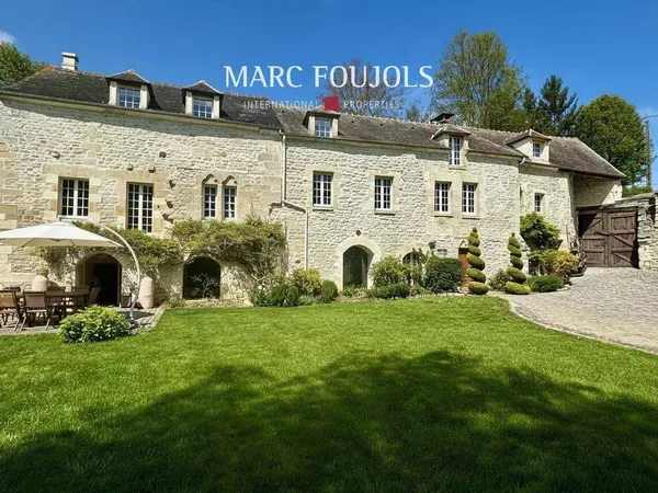 Maison 15 pièces 400 m²
