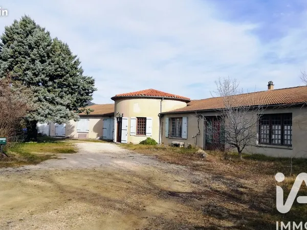 Maison 4 pièces 286 m²