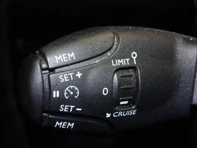 Peugeot 2008 e- 136ch roadtrip — photo 15