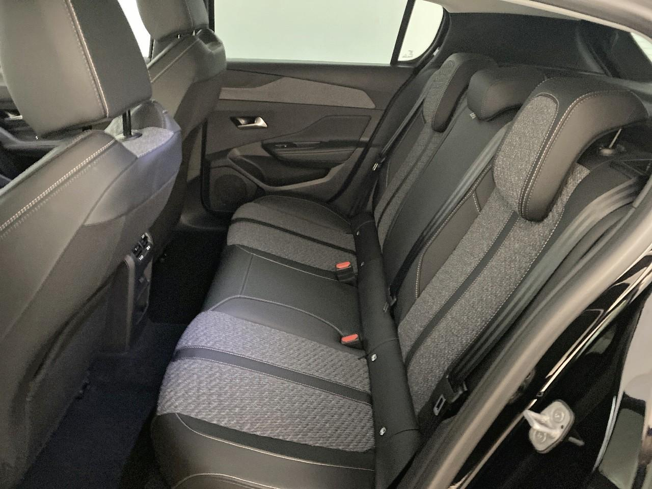 Peugeot 308 hybrid 145 e-dcs6 allure — photo 10