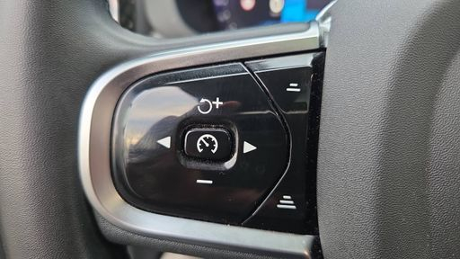 Volvo XC60 T6 Recharge 2.0 Ti 253 Plug in Hybrid 145 AWD Geartronic8 - Plus Style Dark – 2024 – 42063 km – Hybride rechargeable – Boîte Automatique — photo 32