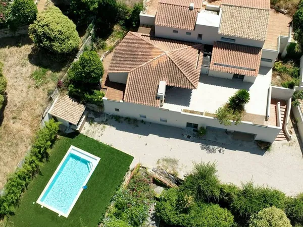 Villa 6 pièces 260 m²