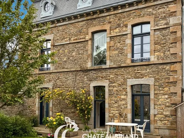 Maison 8 pièces 196 m²