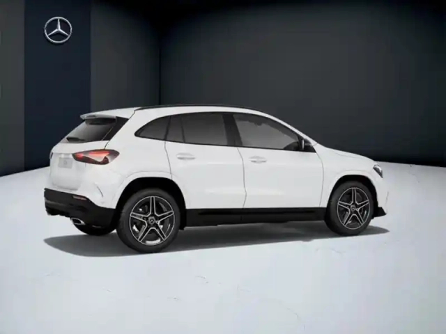 Mercedes Gla 200 d amg line — photo 19