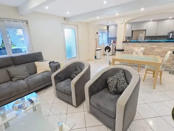 Maison traversante 110 m2, 3 chambres, fond d'impasse, Cinte