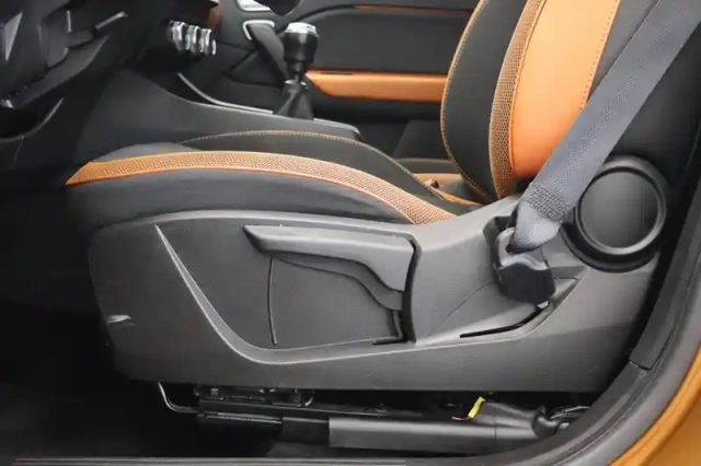 Renault Captur blue dci 95 — photo 24
