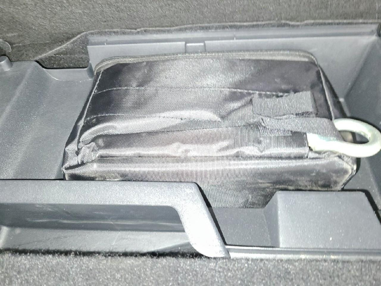 Peugeot 308 sw puretech 130ch s&s eat8 allure pack — photo 17