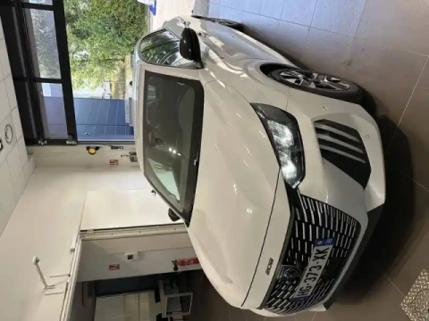 Peugeot 208 100 s&amp;s bvm6