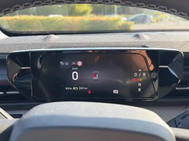 Ford Explorer 286ch extended range 77kwh pack premium rwd — photo 11