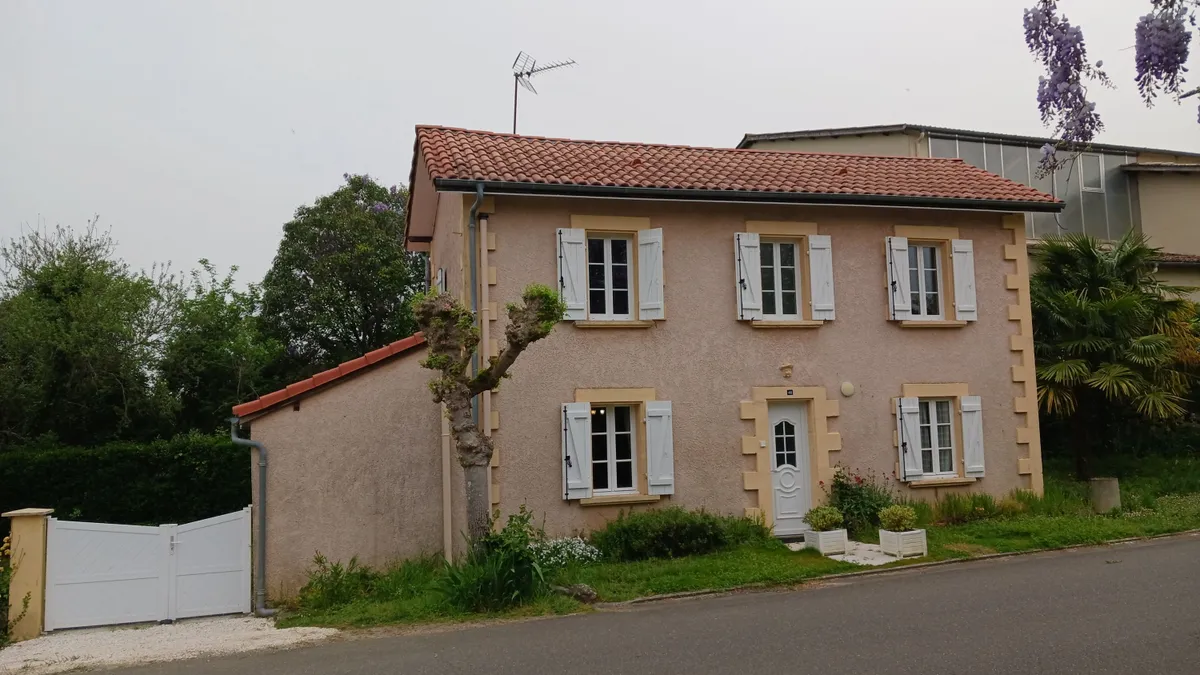 Photo 1