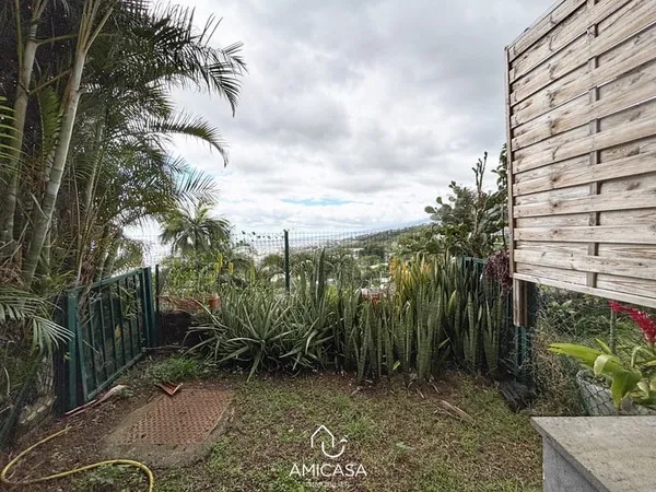 SAINT DENIS (REUNION) (BELLEPIERRE) - STUDIO AVEC JARDIN