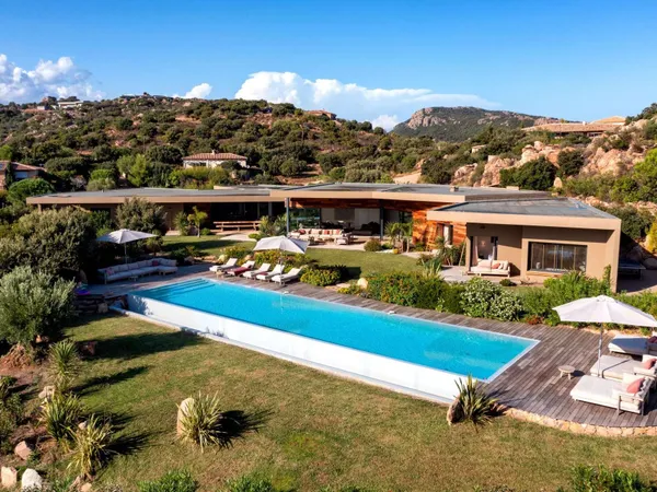 Villa 8 pièces 2000 m²