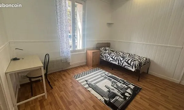 Chambre meublée avec salle de bain privative - Le Perreux-sur-Marne