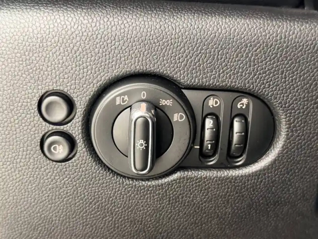 Mini Mini hatch 5 portes cooper 136 ch dkg7 — photo 33