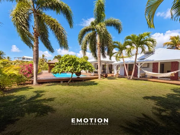 Villa T4 plain-pied - 3 chambres - piscine