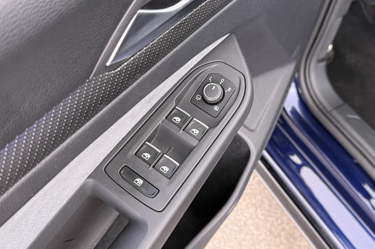 Volkswagen Golf 8 — photo 21