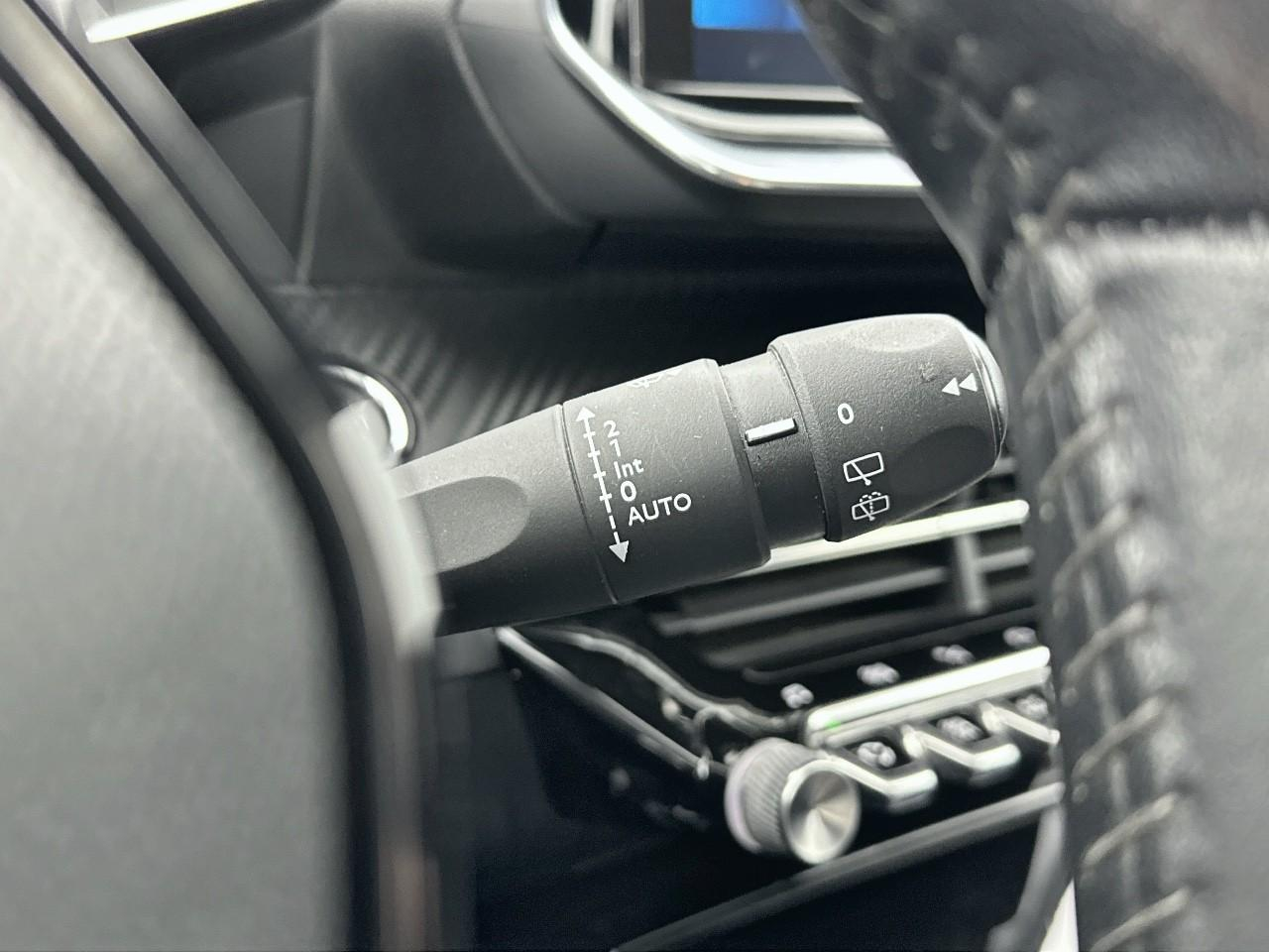 Peugeot 2008 puretech 100 s&s bvm6 allure — photo 20