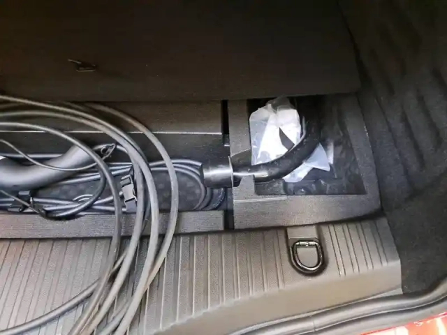Renault Megane iv estate e-tech plug-in hybrid 160 — photo 22