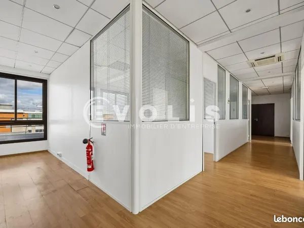 Bureaux 151 m²