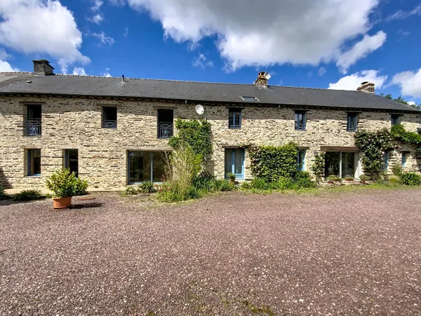 MAGNIFIQUE ENSEMBLE IMMOBILIER DE 2 MAISONS EN PIERRE sur Maxent