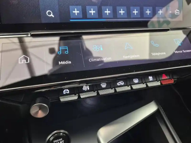 Peugeot 308 phev 180 e-eat8 — photo 30