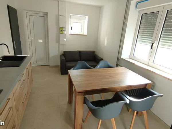 Auxerre F2 Neuf + Parking