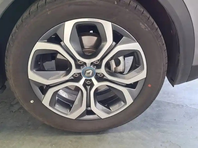 Renault Captur e-tech plug-in 160 - 21 — photo 16