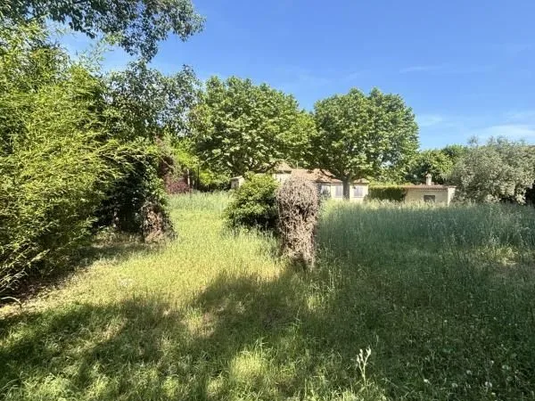 Terrain 300 m² Luynes
