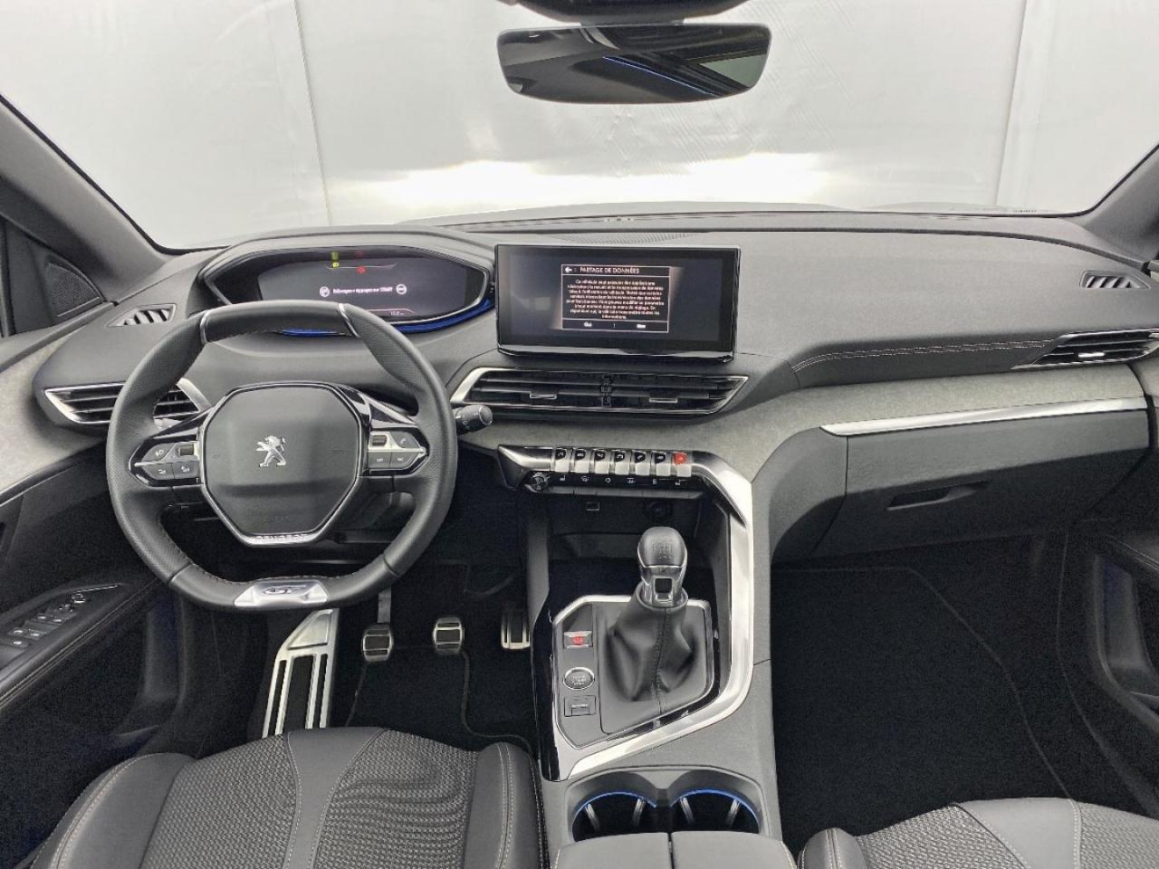 Peugeot 5008 1.2 puretech 130 gt + toit ouvrant / vision 360 / — photo 10
