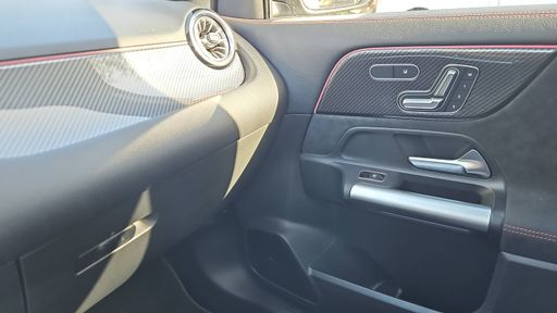 Mercedes Classe GLA 250e 218 EQ Power 8G-DCT - AMG Line – 2023 – 12821 km – Hybride rechargeable – Boîte Automatique — photo 7