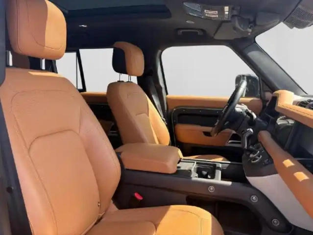 Land Rover Defender 110 2.0 p400e se — photo 5