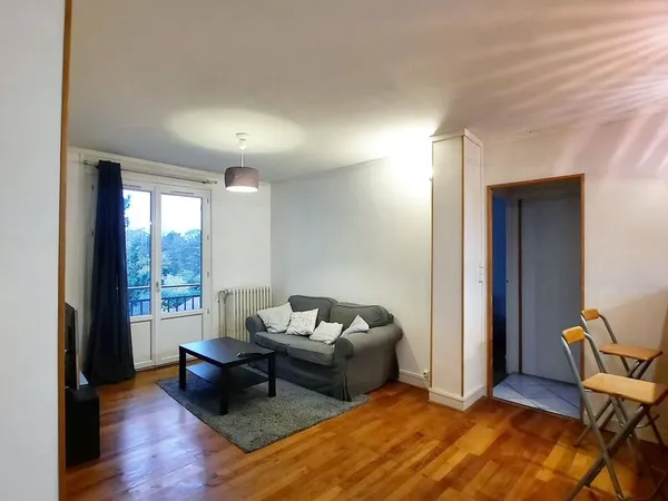 Lyon 9, Plateau St Rambert, T3, 56m2, meublé partiellement