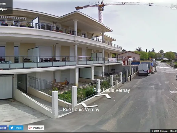 Garage box fermé dans une résidence sécurisée