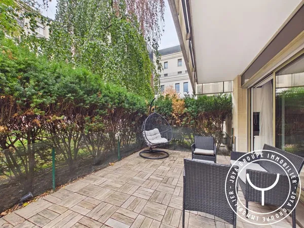 APPARTEMENT MEUBLE AVEC JARDIN - BAIL CODE CIVIL