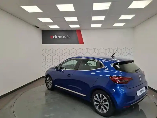 Renault Clio e-tech 140 - 21 — photo 16