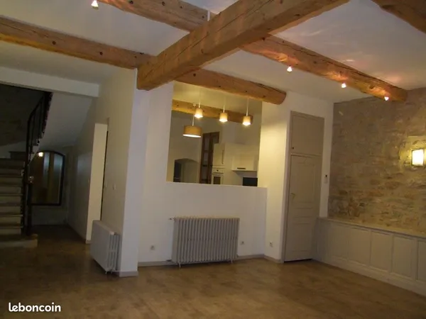 MAISON DE VILLAGE LUMINEUSE AVEC EXTERIEUR - 150m²