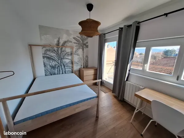 Appartement meublé F2 et terrasse rue Isabey