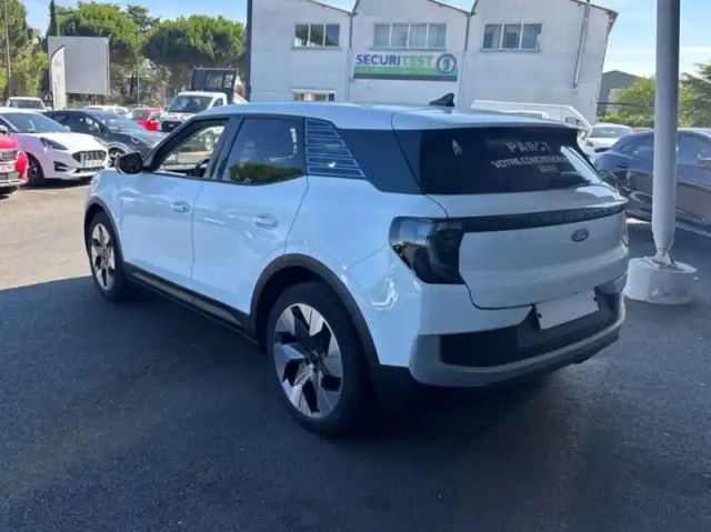 Ford Explorer 170ch standard range 52kwh pack premium rwd — photo 13