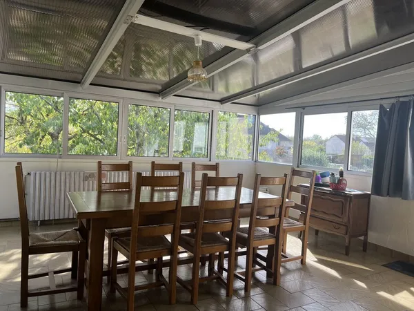 Maison avec sous-sol aménagé - jardin 720 m2