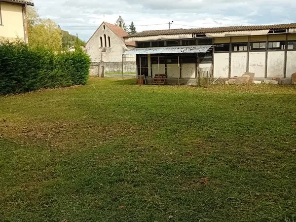 [v] terrain + local professionel