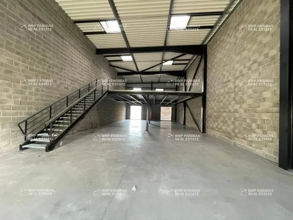 Local d'activité 312 m²