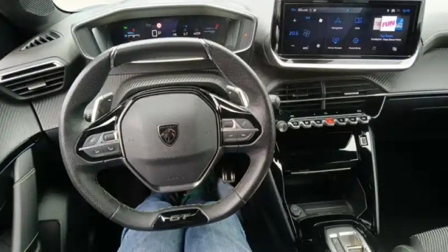 Peugeot 208 hybrid 110 e-dcs6 — photo 18