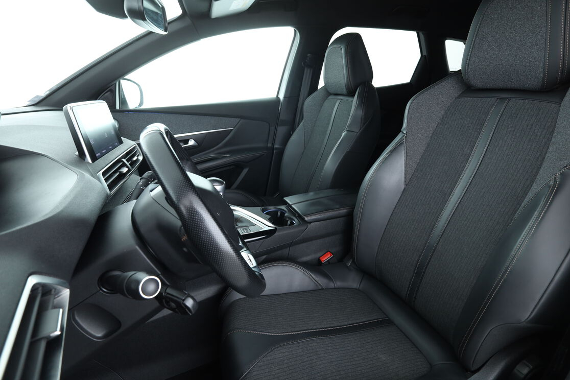 Peugeot 3008 1.5 Blue-HDi GT Line — photo 9