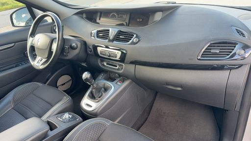 Renault Grand Scenic 1.6 dCi 130 - Bose Edition – 2015 – 131155 km – Diesel – Boîte Manuelle — photo 37