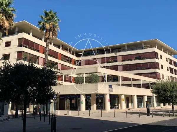 Local commercial 134 m²