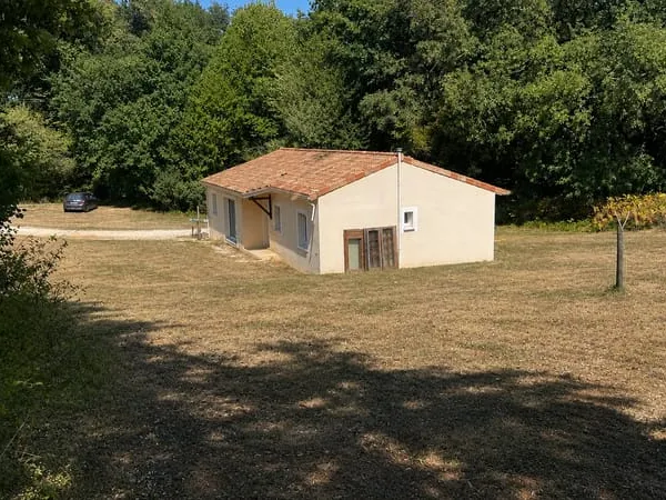 Maison récente en campagne sur 6 500 m2 de terrain