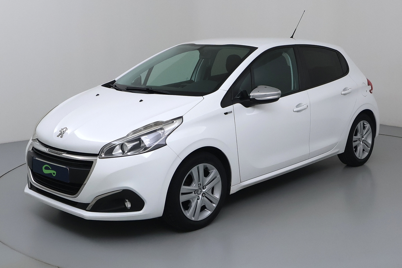Peugeot 208 — photo 1