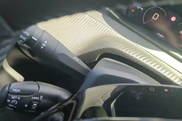 Peugeot 208 puretech 100 s&amp;s bvm6 — photo 27