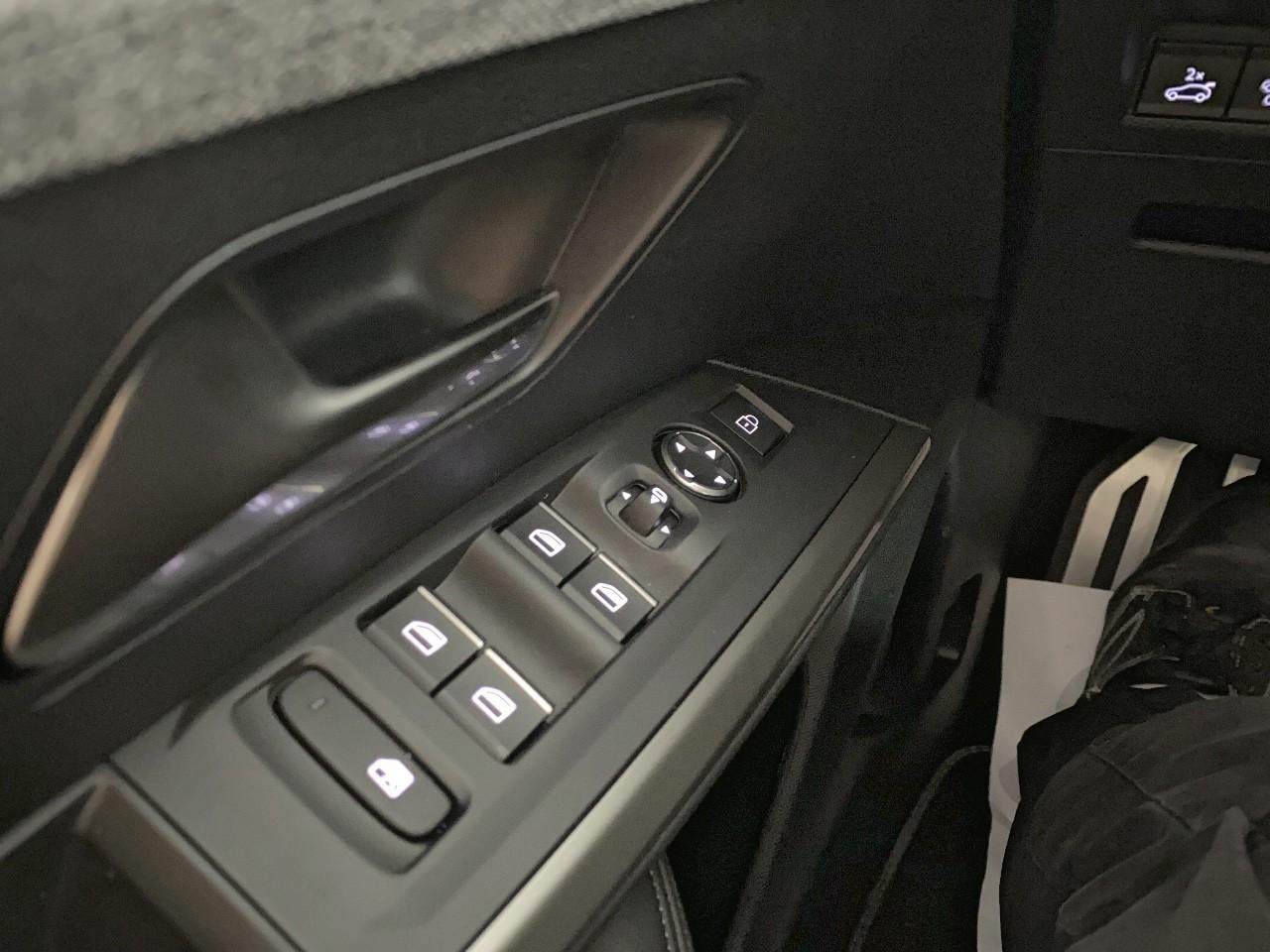 Peugeot 5008 hybrid 145 ch e-dcs6 gt exclusive — photo 20