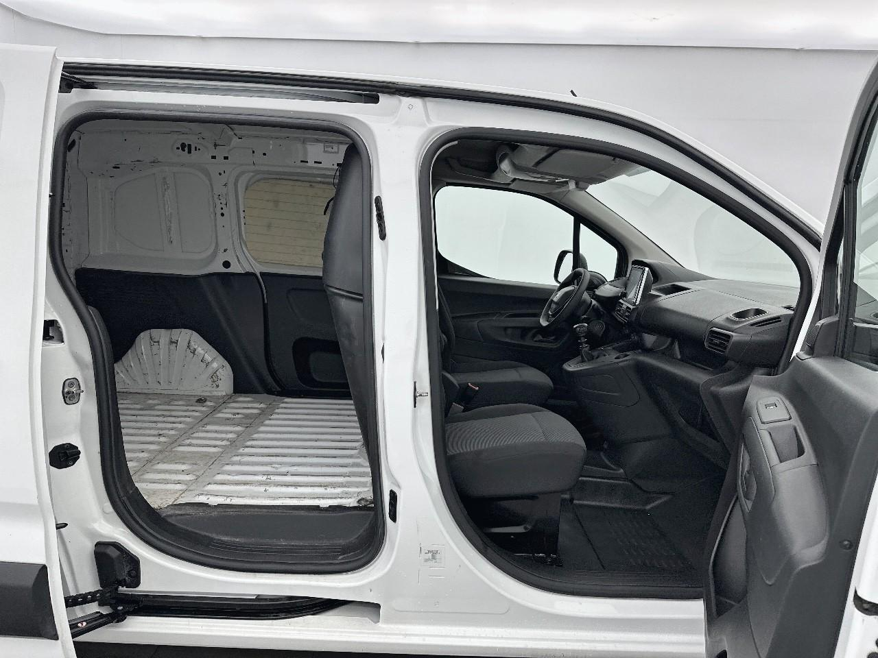 Peugeot Partner fourgon standard 650 kg bluehdi 100 s&s bvm6 premi — photo 12
